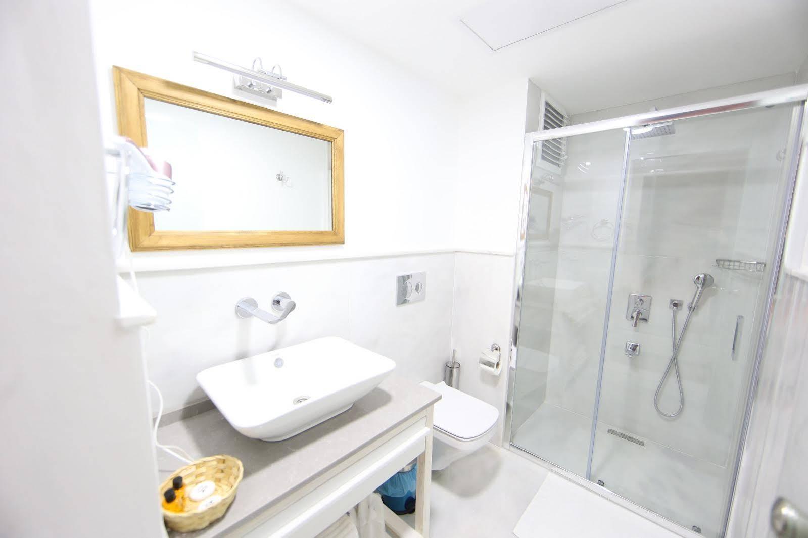 White Orange Hotel Измир Екстериор снимка